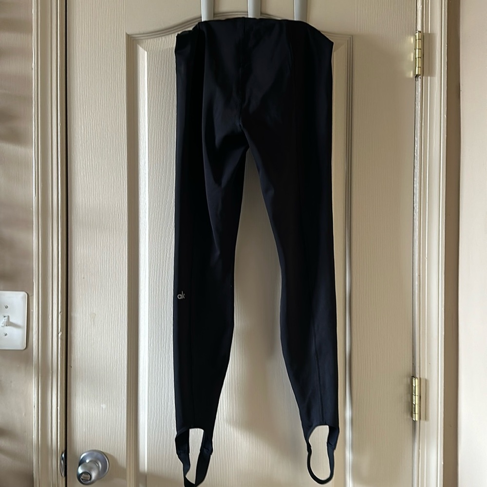 Alo Yoga stylish pants